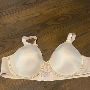 Vanity Fair Women's Elegant Cream Bra
